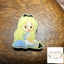 Load image into Gallery viewer, Cindy Silicone Focal Bead Beads
