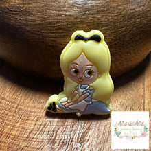 Load image into Gallery viewer, Cindy Silicone Focal Bead Beads
