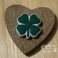 Load image into Gallery viewer, Clover - Silicone Focal Bead Focal
