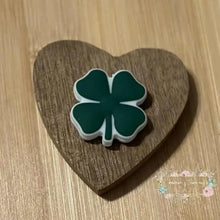Load image into Gallery viewer, Clover - Silicone Focal Bead Focal
