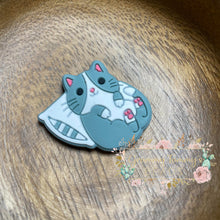 Load image into Gallery viewer, Comfy Cat Silicone Focal Bead Beads
