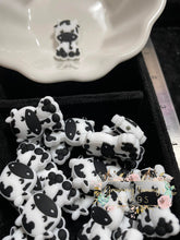 Load image into Gallery viewer, Focal - Cute Cow Silicone Bead
