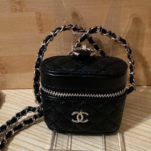 Load image into Gallery viewer, Airbud Case with Crossbody Chain - CiCi - Black
