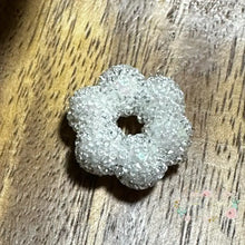 Load image into Gallery viewer, Floral Jelly Bead 24X24Mm White Fancy
