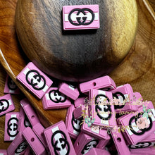 Load image into Gallery viewer, Gigi Pink &amp; White Silicone Focal Bead Beads
