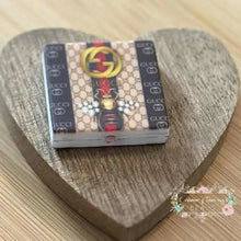 Load image into Gallery viewer, GiGi Small Bee Square - Silicone Focal Bee Silicone Square Bead
