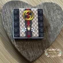 Load image into Gallery viewer, GiGi Small Bee Square - Silicone Focal Bee Silicone Square Bead
