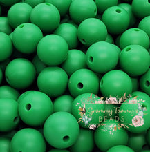 Load image into Gallery viewer, Green - Christmas 12Mm Silicone Bead
