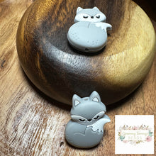 Load image into Gallery viewer, Grey Fox Silicone Focal Bead Beads
