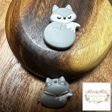 Load image into Gallery viewer, Grey Fox Silicone Focal Bead Beads
