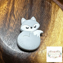 Load image into Gallery viewer, Grey Fox Silicone Focal Bead Beads
