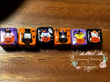 Load image into Gallery viewer, Halloween 16Mm Square Beads - 6 Count
