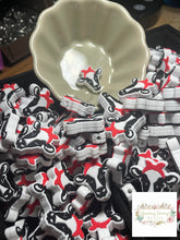 Load image into Gallery viewer, Heifer With Ribbon Silicone Focal Bead

