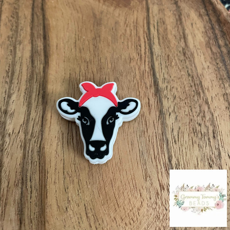 Heifer With Ribbon Silicone Focal Bead