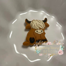 Load image into Gallery viewer, Highland Cattle - Brown Silicone Focal Bead
