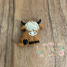 Load image into Gallery viewer, Highland Cattle - Brown Silicone Focal Bead
