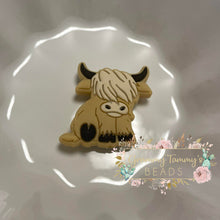 Load image into Gallery viewer, Highland Cattle - Tan Silicone Focal Bead
