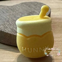 Load image into Gallery viewer, 3D Hunny Pot - Silicone Focal Bead Silicone Focal Bead
