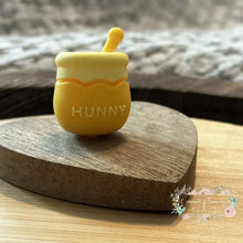 Load image into Gallery viewer, 3D Hunny Pot - Silicone Focal Bead Silicone Focal Bead
