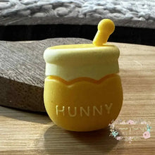 Load image into Gallery viewer, 3D Hunny Pot - Silicone Focal Bead Silicone Focal Bead

