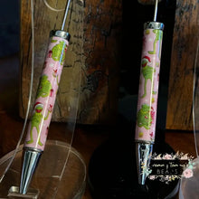 Load image into Gallery viewer, Kermmie Christmas Beadable Pen
