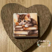 Load image into Gallery viewer, Kitty with Books Square Silicone Focal Bead Silicone Square Bead
