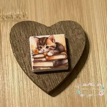 Load image into Gallery viewer, Kitty with Books Square Silicone Focal Bead Silicone Square Bead
