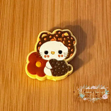 Load image into Gallery viewer, Kitty with Flower Silicone Focal Bead Silicone Focal Bead
