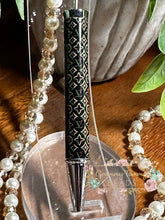 Load image into Gallery viewer, Love Beadable Pen - Black &amp; Green
