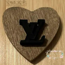 Load image into Gallery viewer, LoVe Silicone Focal Bead - Black Beads

