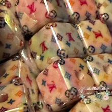 Load image into Gallery viewer, Love Square White Beads - 5 Count Square Acrylic Bead
