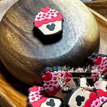 Load image into Gallery viewer, Mouse Cupcake Silicone Focal Bead Beads
