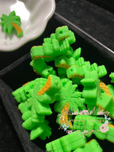 Load image into Gallery viewer, Focal - Palm Tree Silicone Bead
