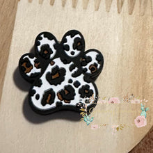 Load image into Gallery viewer, Leopard Paw Silicone Focal Beads
