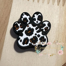 Load image into Gallery viewer, Leopard Paw Silicone Focal Beads
