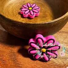 Load image into Gallery viewer, Pink Daisy Silicone Focal Bead Beads
