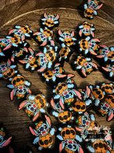 Load image into Gallery viewer, Sman Pumpkin Silicone Focal Bead Silicone Focal Bead
