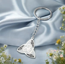 Load image into Gallery viewer, Trinity Knot Irish Keychain - Available in Gold or Silver Keychain
